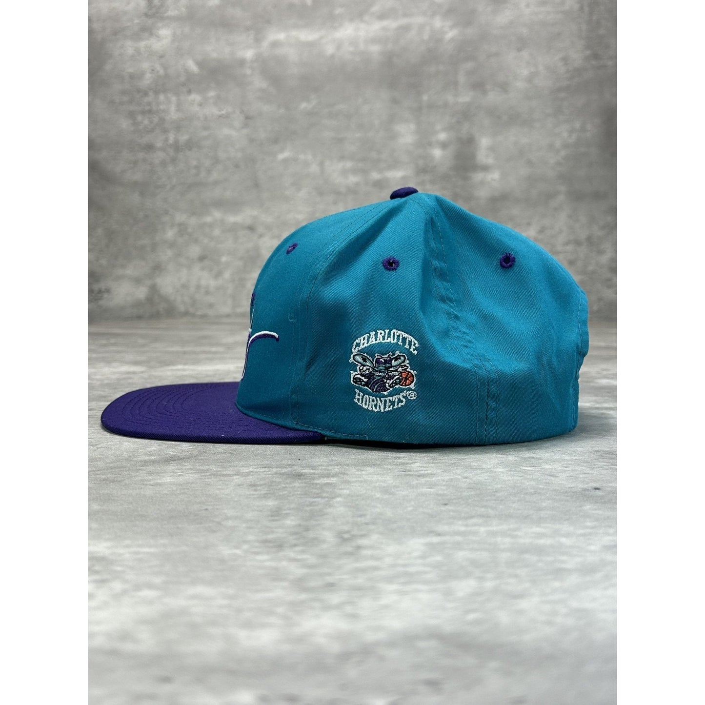 VTG 90s Charlotte Hornets NBA Embroidered Spellout Basketball Snapback Hat OSFA