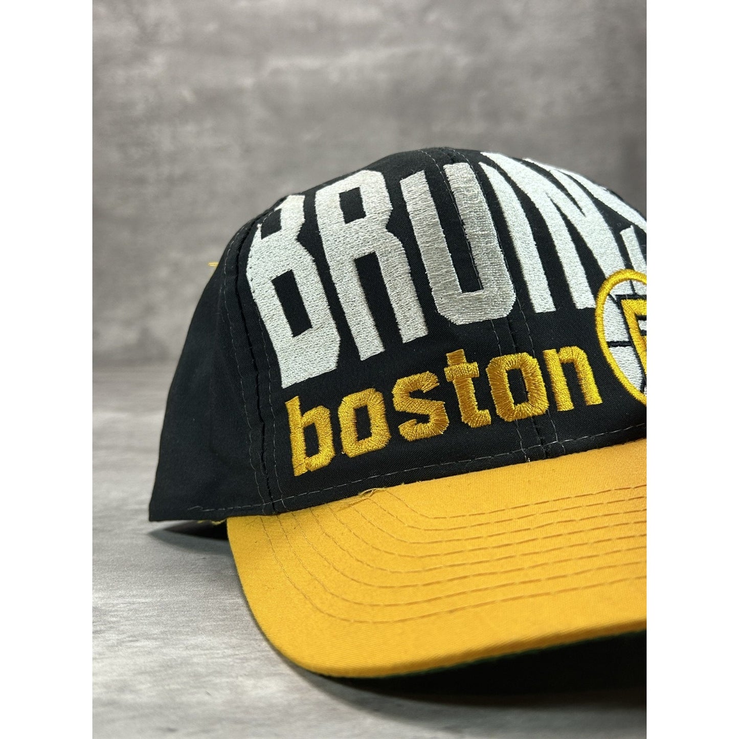 Vintage 90s Boston Bruins NHL Embroidered Spellout Hockey Snapback Hat OSFA