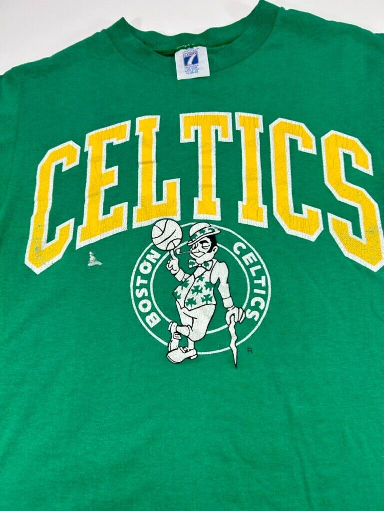 Vintage 80s Boston Celtics NBA Graphic Spellout Basketball T-Shirt Size Medium