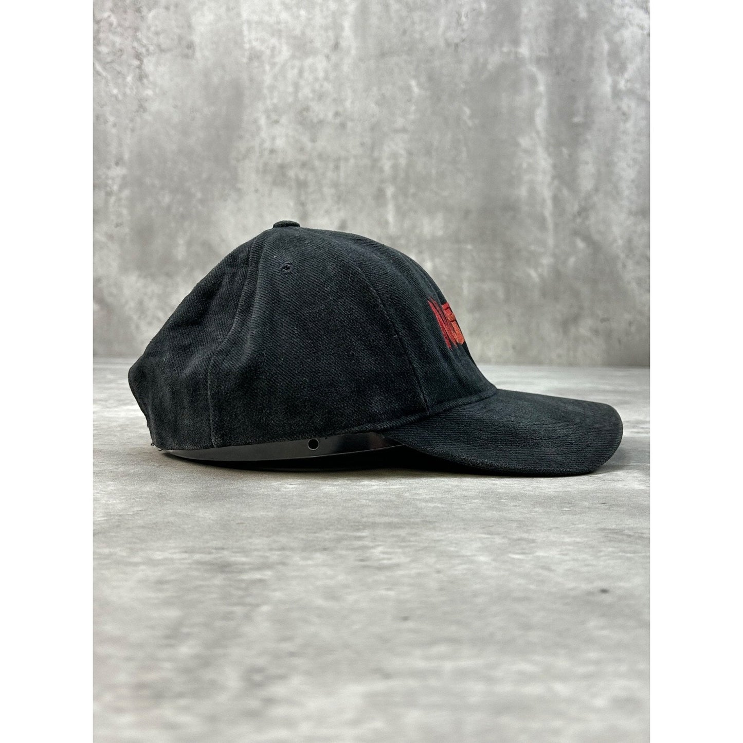 Vintage 90s No Fear Embroidered Spellout Two Tone Snapback Hat OSFA