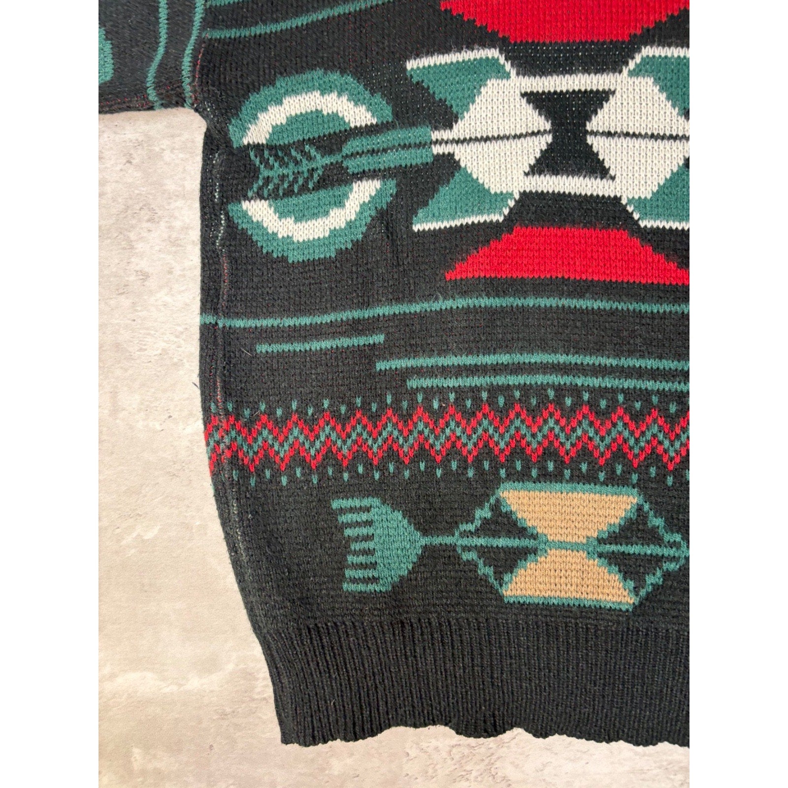 Vintage 80s/90s Weekender Aztec Pattern Print Pullover Knit Sweater Size Small
