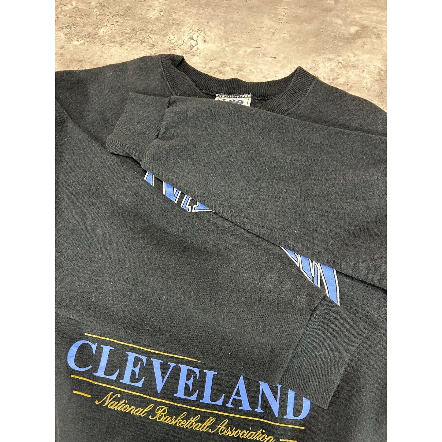 Vintage 90s Cleveland Cavaliers NBA Spellout Graphic Sweatshirt Size XL