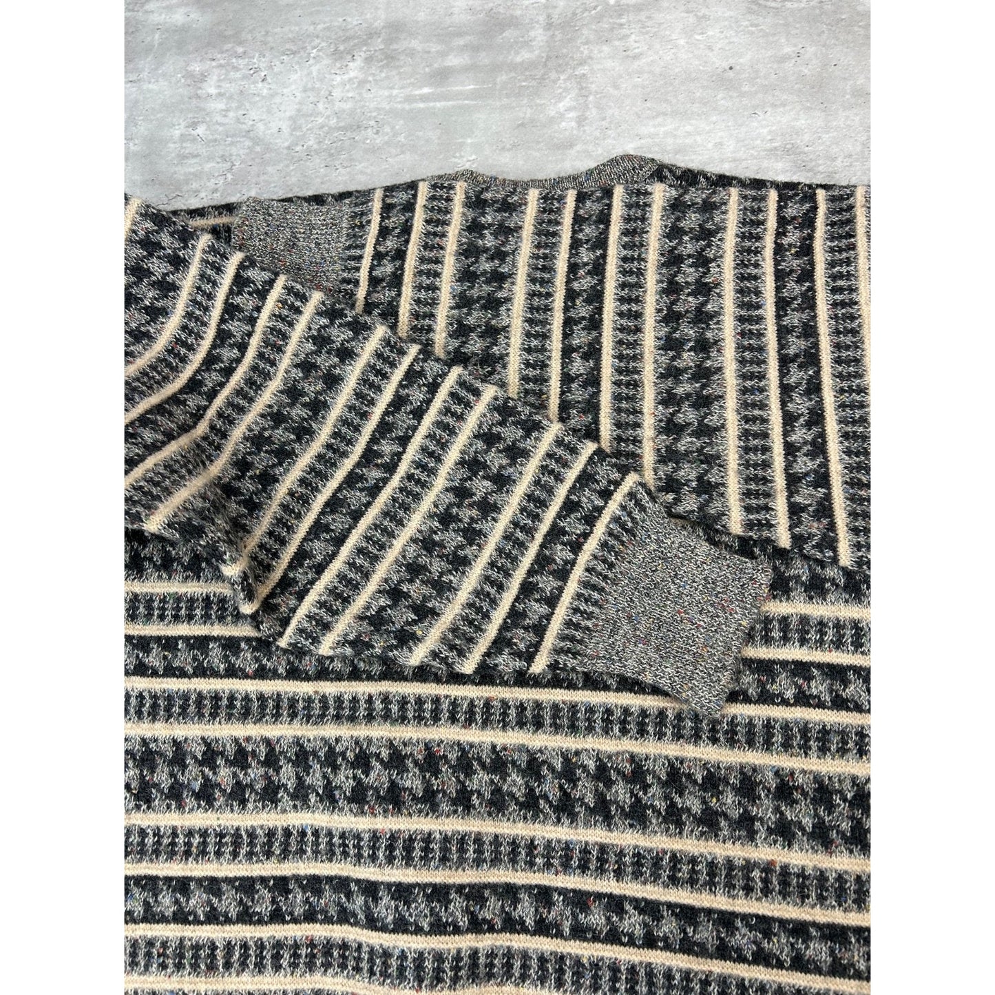 Vintage 80s/90s Abstract Print Pullover Ribbed Knit Sweater Size XL