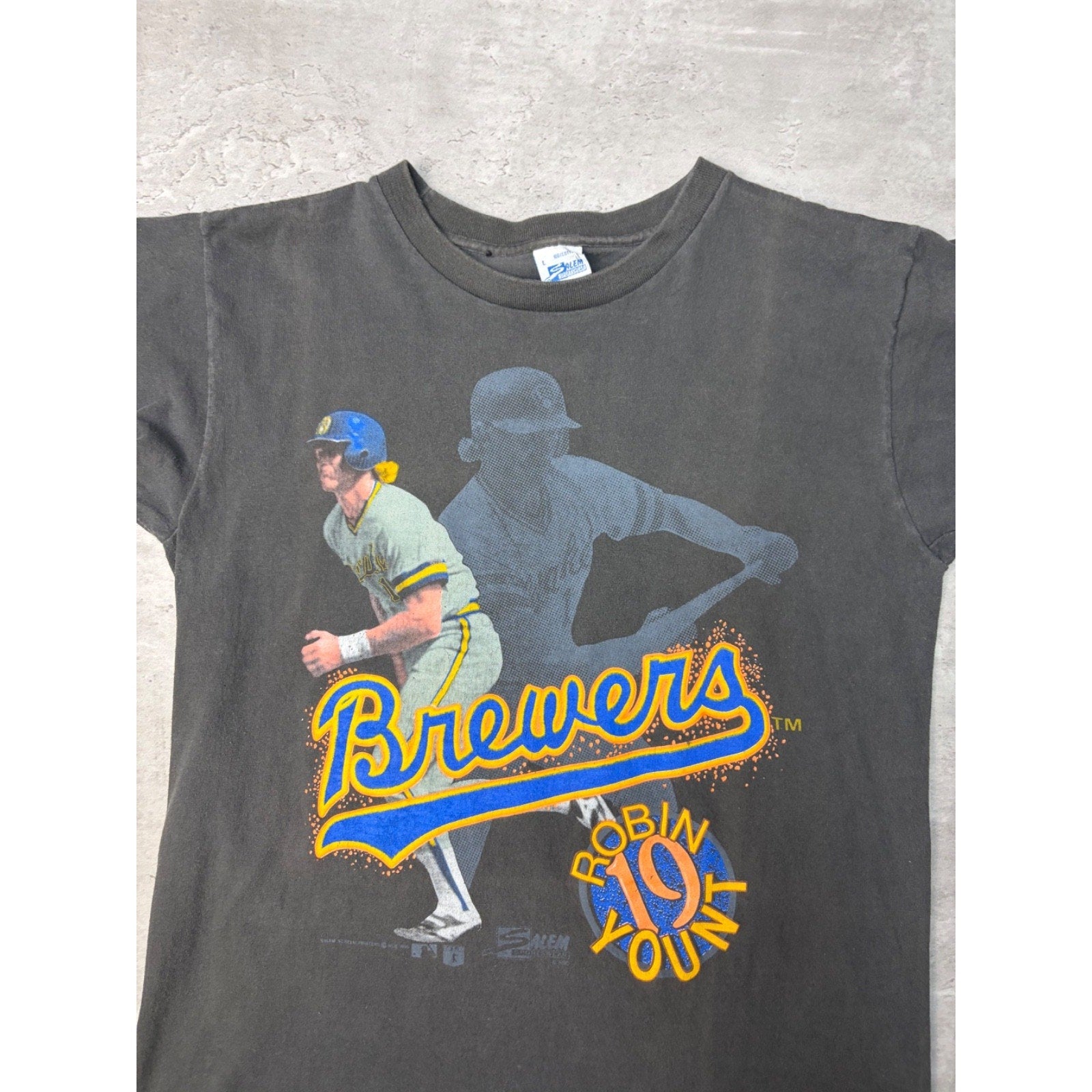 1990 Robin Yount #19 Milwaukee Brewers MLB Player Graphic T-Shirt Size Large