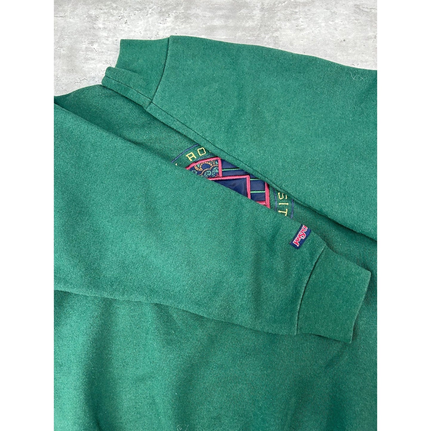 Vintage 90s Slippery Rock NCAA Embroidered Spellout Crewneck Sweatshirt Medium