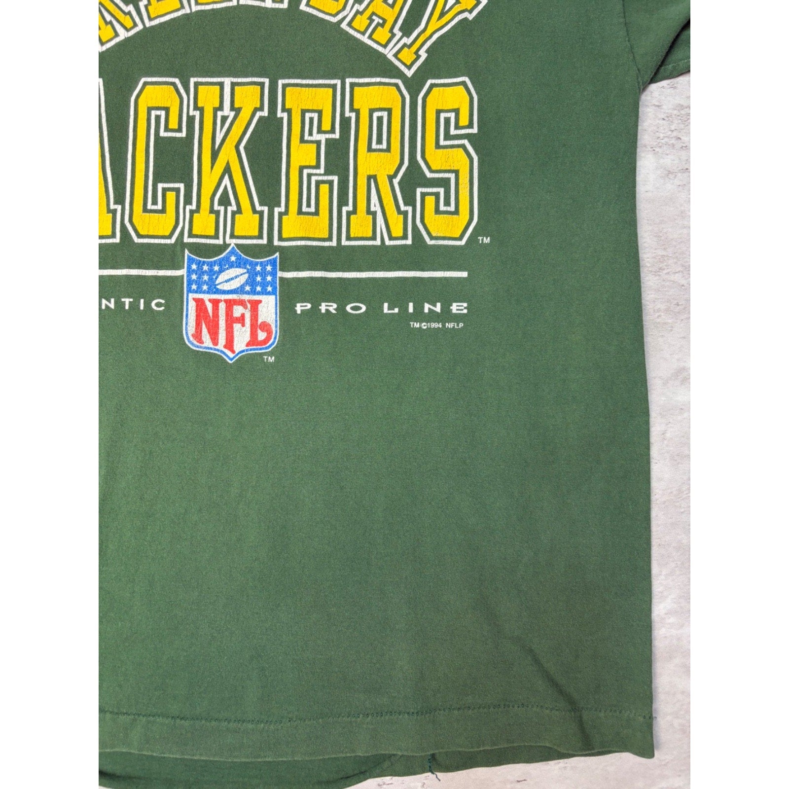 Vintage 1994 Green Bay Packers NFL Spellout Graphic Football T-Shirt Size Large