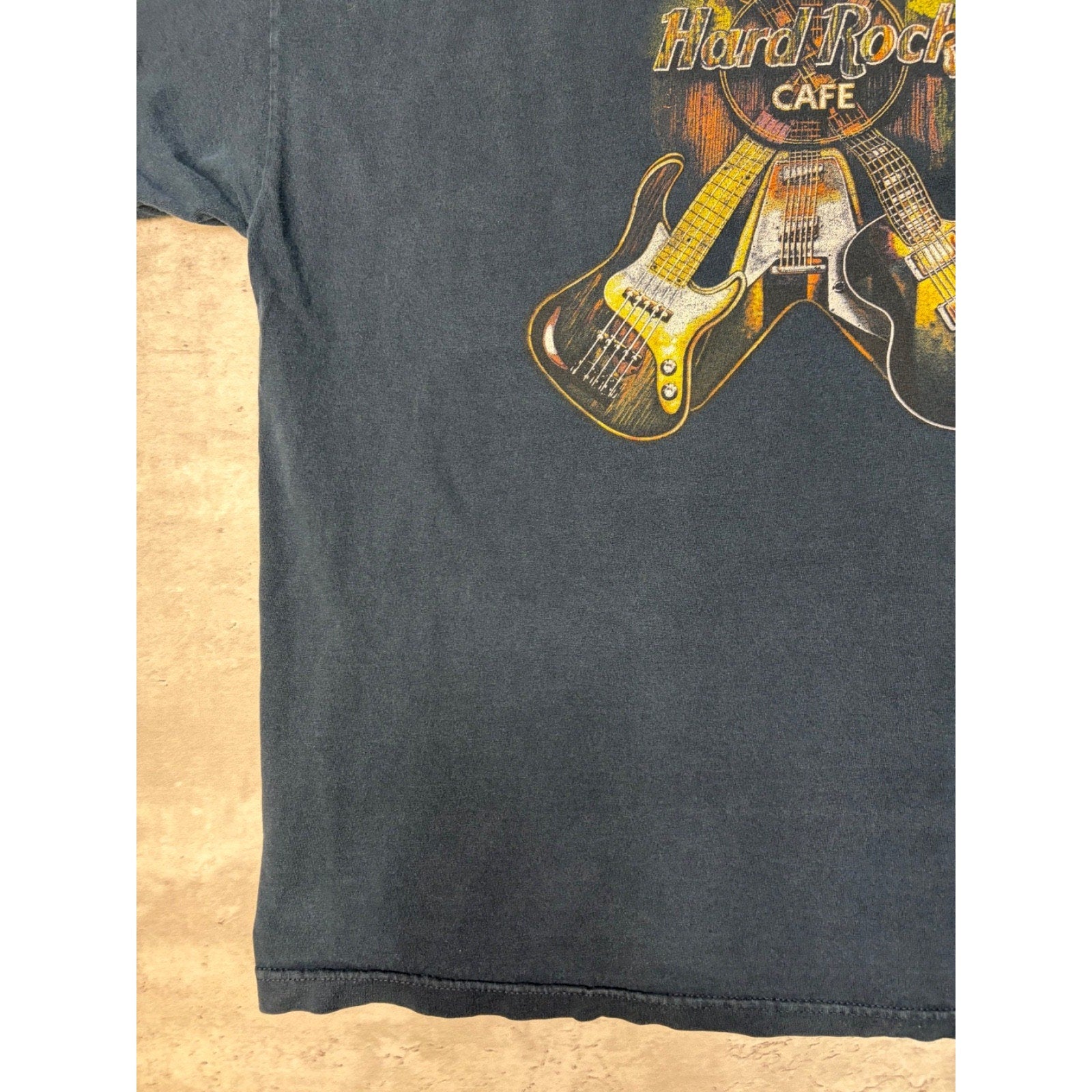 Vintage Hard Rock Cafe Niagara Falls Guitar Destination Graphic T-Shirt Size 2XL