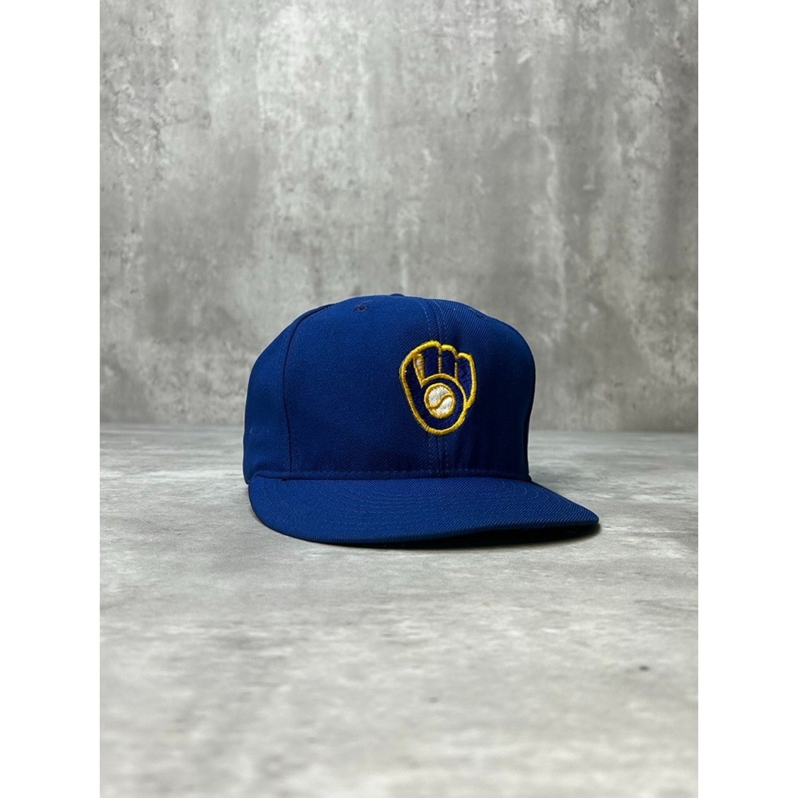 Vintage 90s Milwaukee Brewers MLB Embroidered Logo Baseball Snapback Hat OSFA