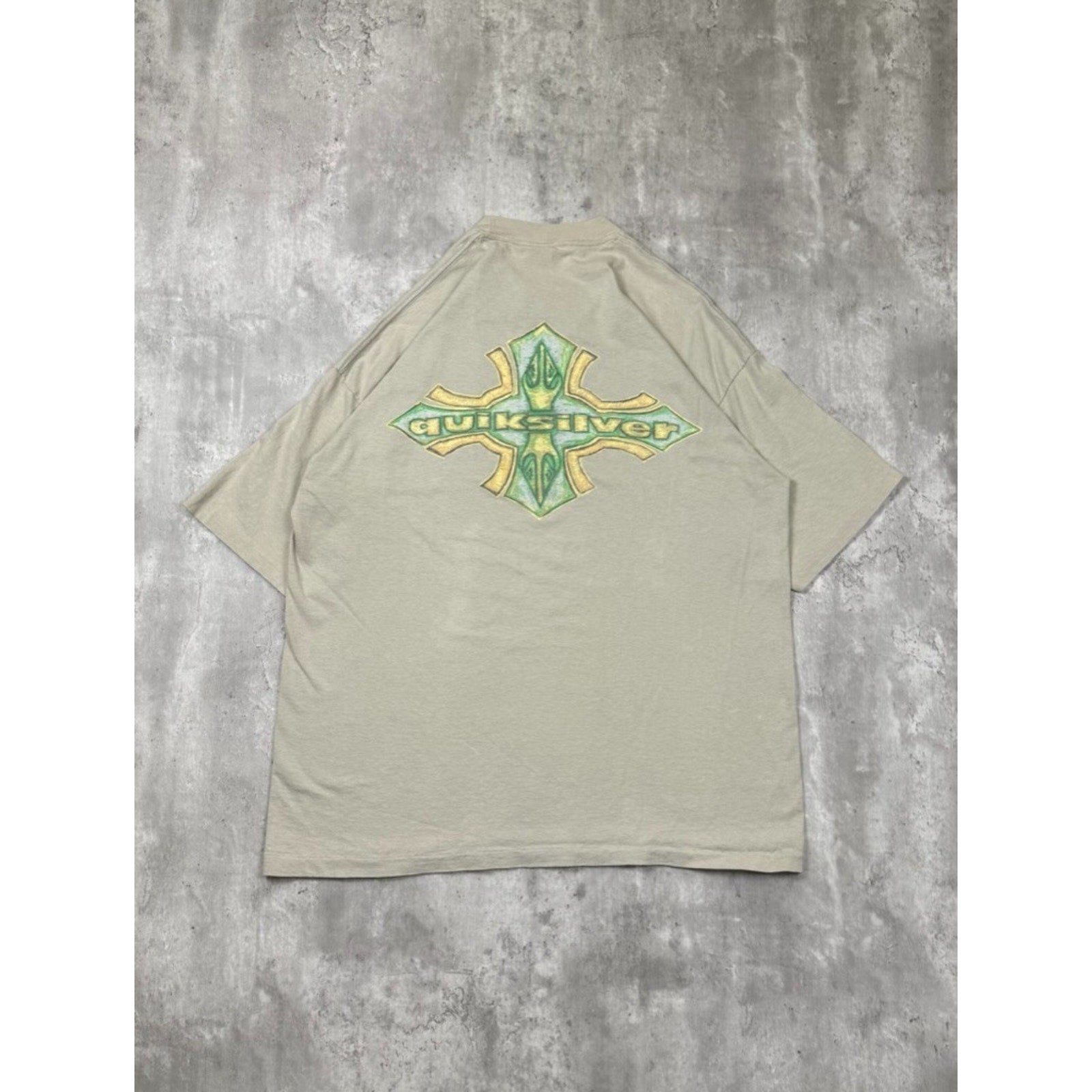 Vintage Y2K Quiksilver Emblem Spellout Beige Graphic T-Shirt Size XL