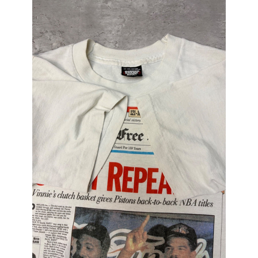 Vintage 1990 Detroit Pistons NBA Back To Back Champs Newspaper T-Shirt Sz Medium