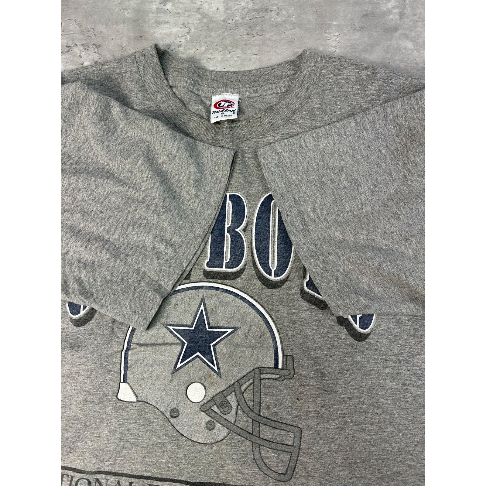 Vintage 90s Dallas Cowboys NFL Helmet Graphic Spellout T-Shirt Size XL