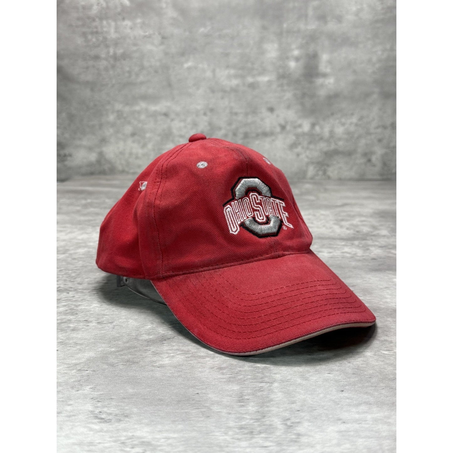Vintage Ohio State Buckeyes NCAA Embroidered Logo Strapback Hat OSFA Red