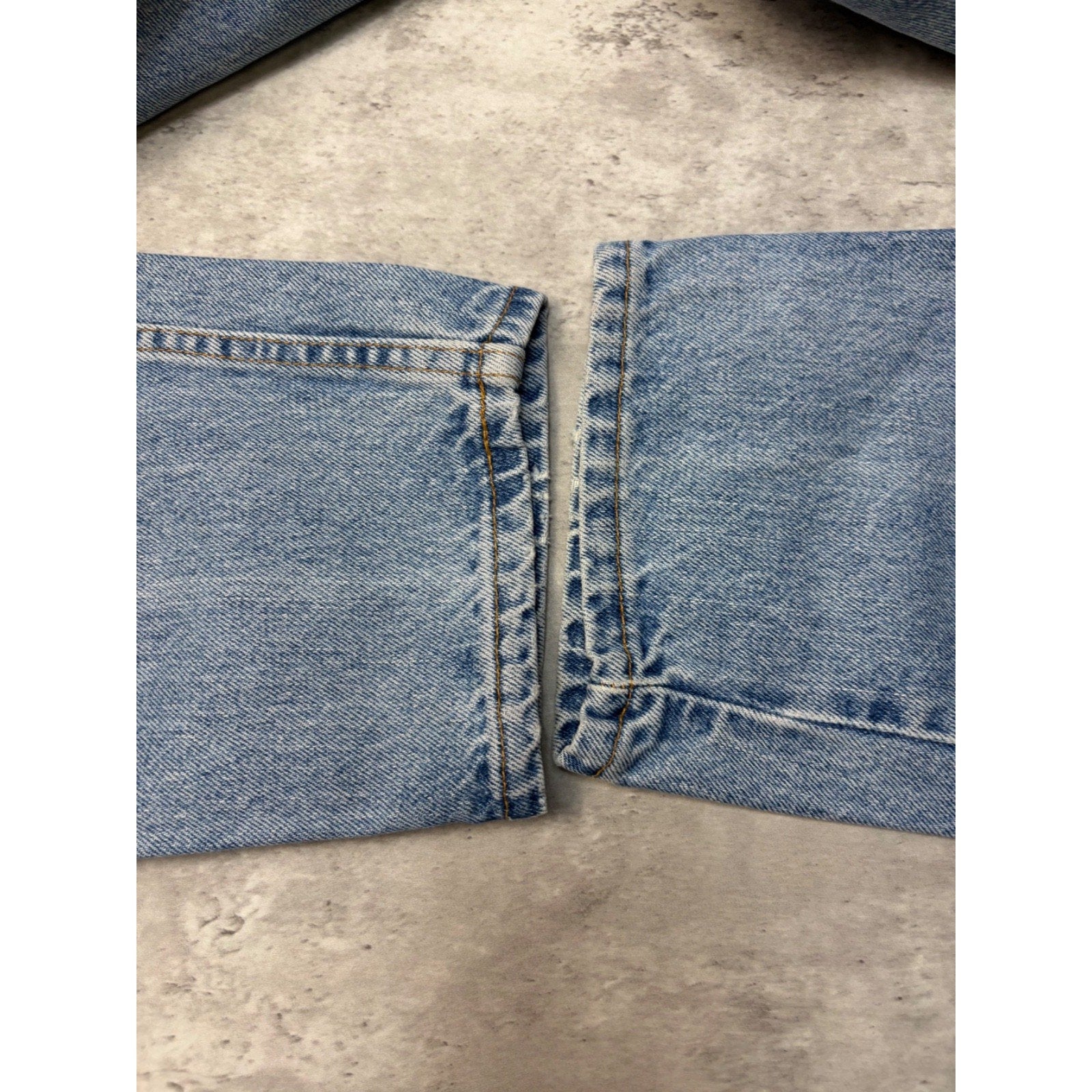 VTG 90s Levis 550 Red Tab Relaxed Tapered Leg Medium Wash Denim Pants Size 34