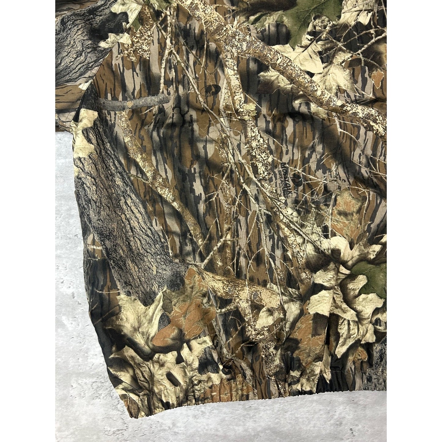 Vintage 80s/90s Mossy Oak Tree Camo Hunting Windbreaker Jacket Size Medium