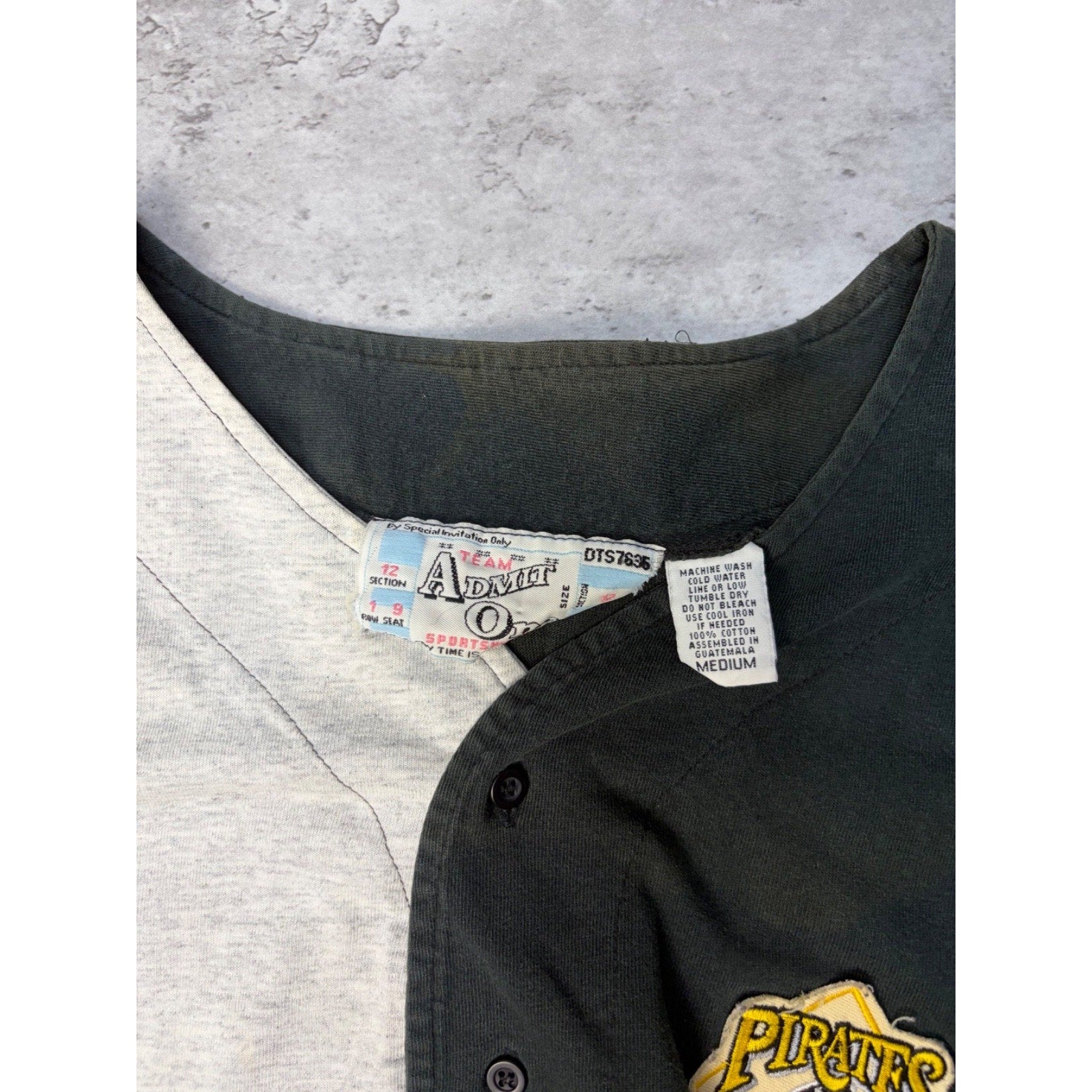 90s Pittsburgh Pirates MLB Two Tone Embroidered Baseball Jersey Size Medium