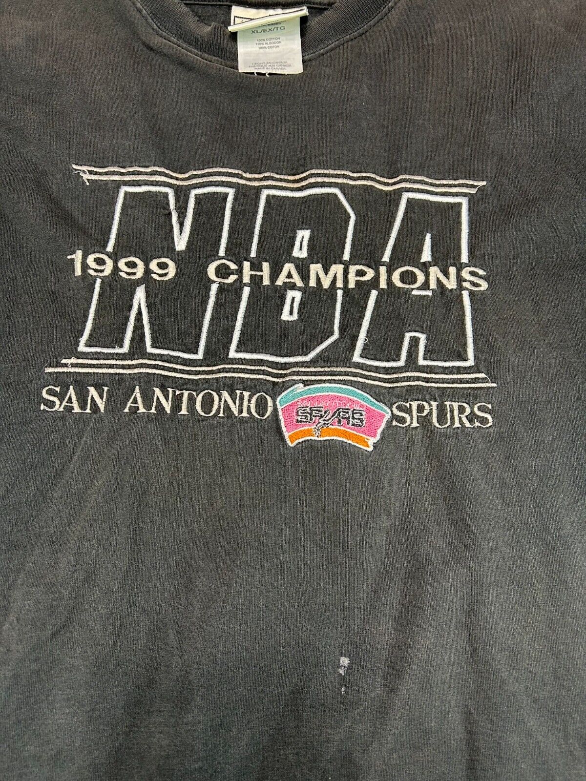 Vintage 1996 San Antonio Spurs NBA Champs Embroidered Basketball T-Shirt Sz XL