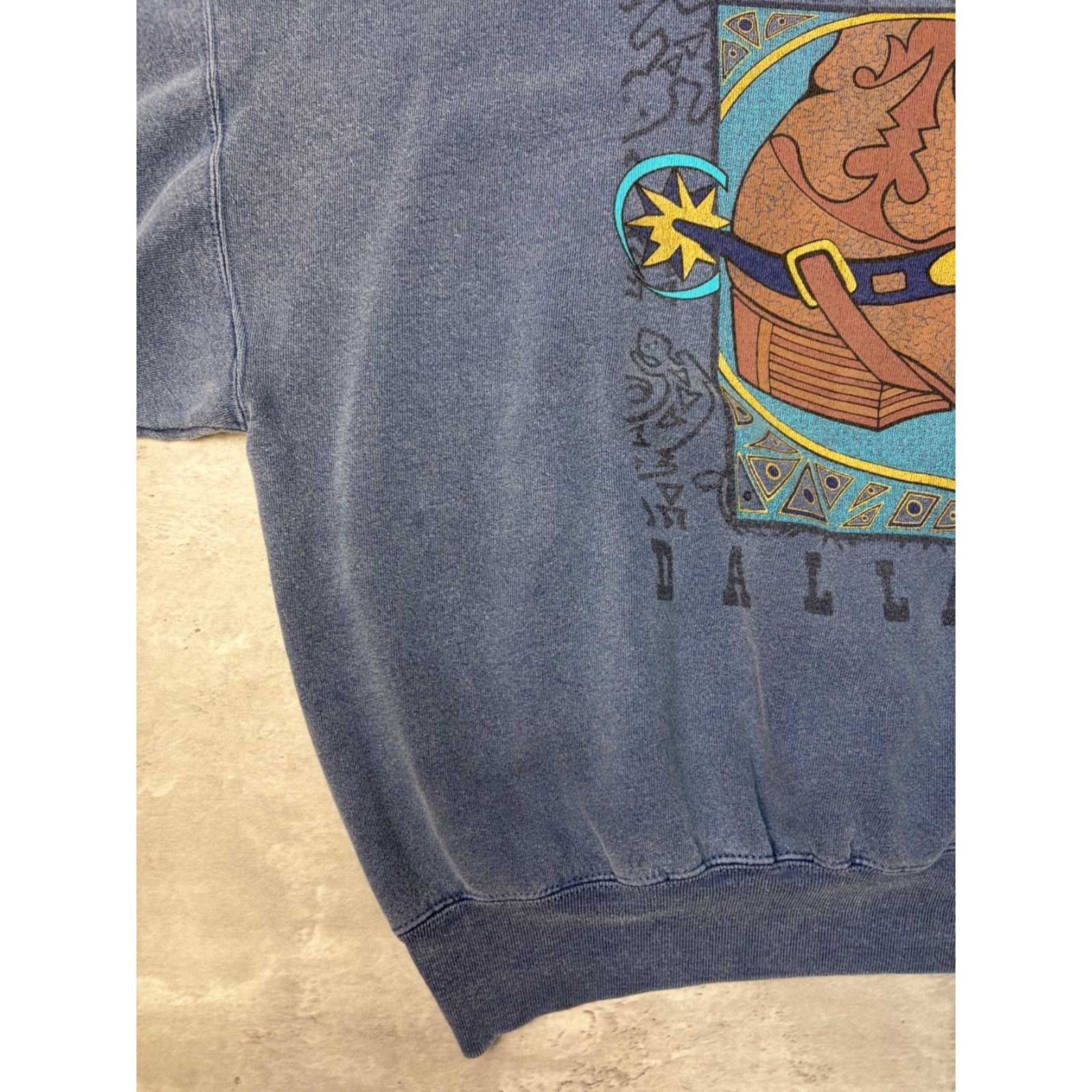 Vintage Dallas Cowboy Boot Art Graphic Destination Sweatshirt Size Large