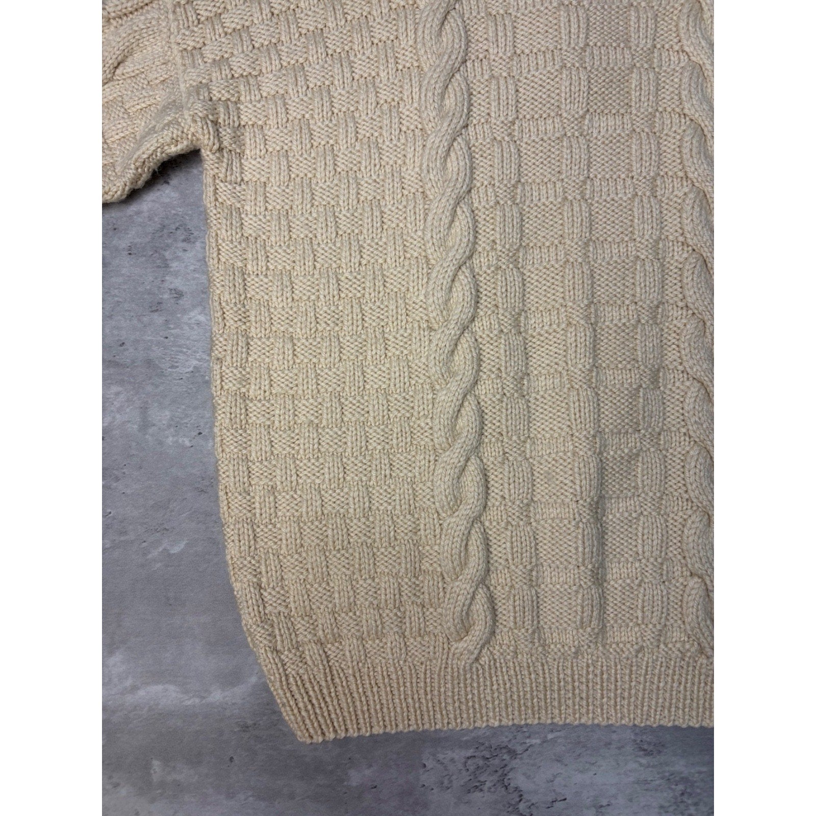 Vintage 80s/90s Cable Knit 1/4 Button Beige Knit Sweater Size Medium