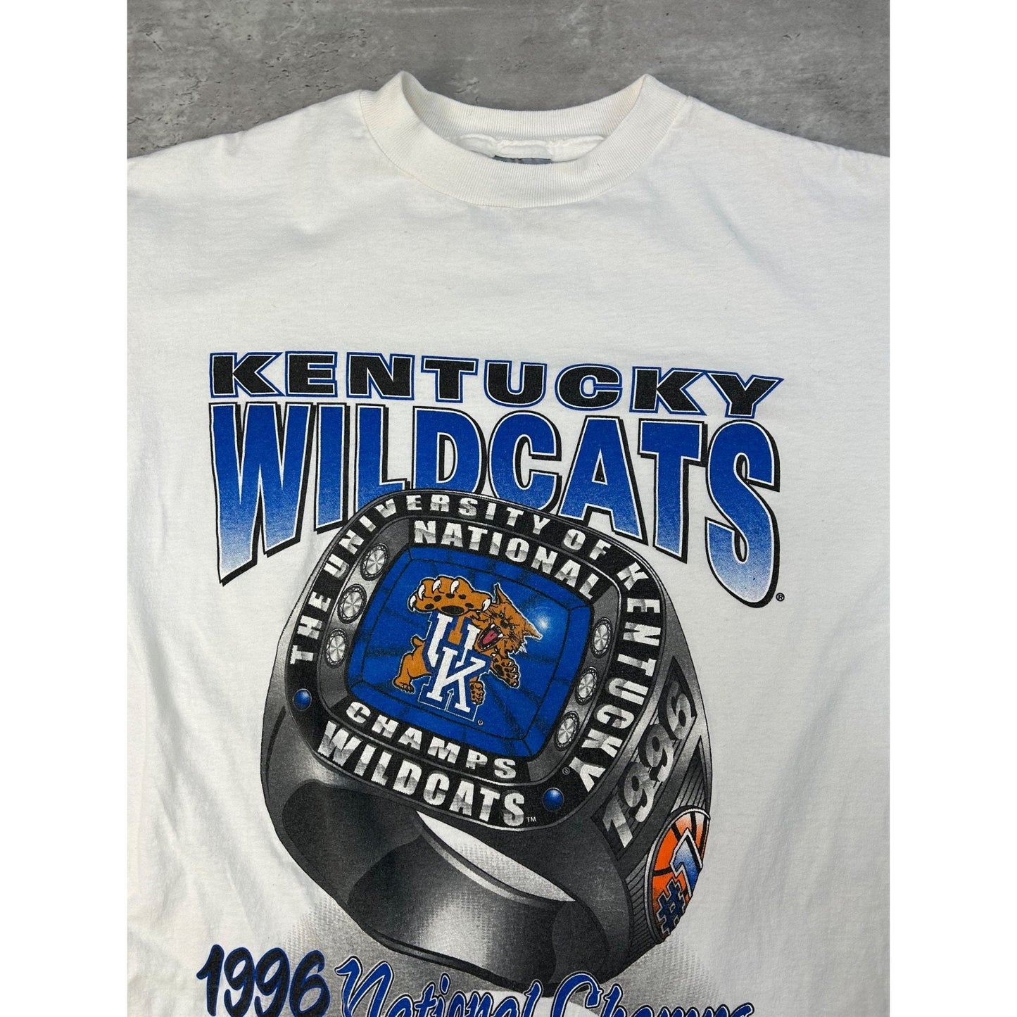 Vintage 1996 Kentucky Wildcats NCAA Basketball National Champs T-Shirt Sz Large