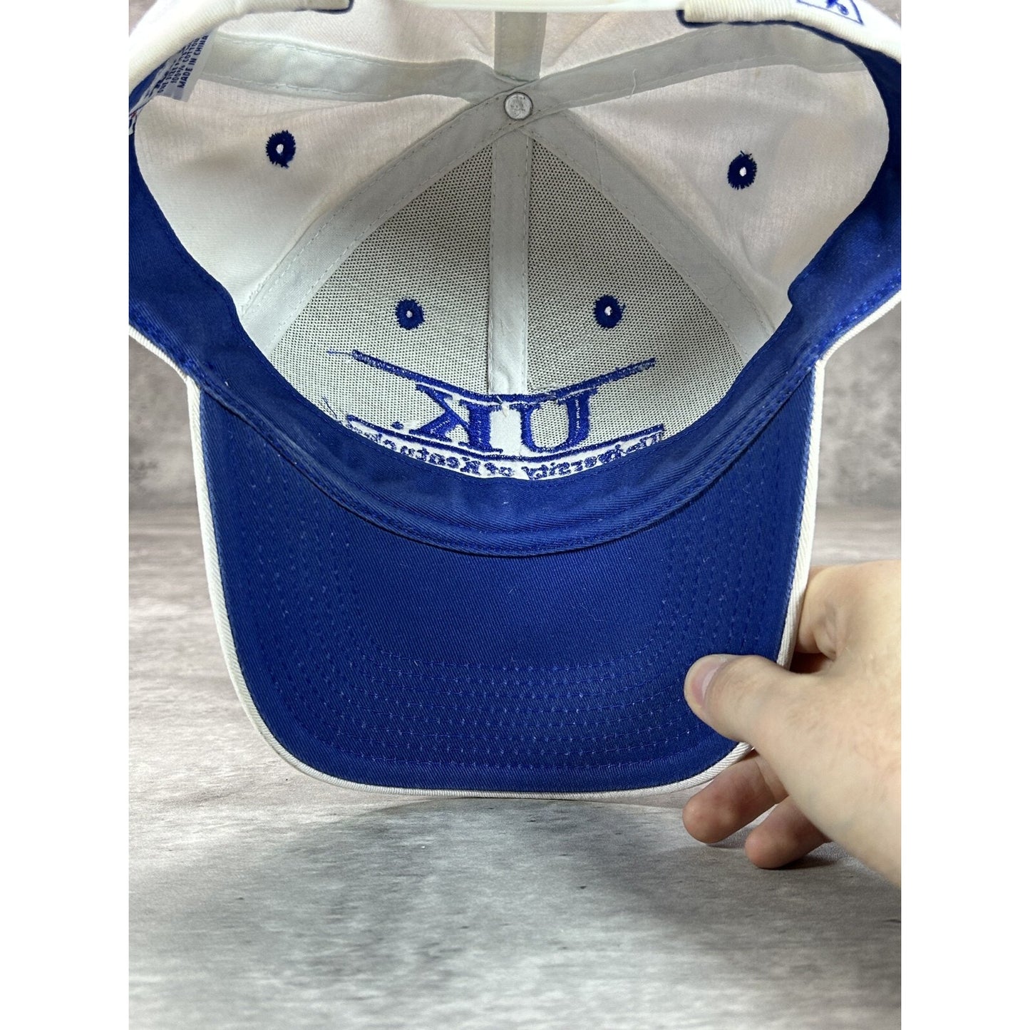 Vintage 90s Kentucky Wildcats NCAA Embroidered Spellout Snapback Hat OSFA