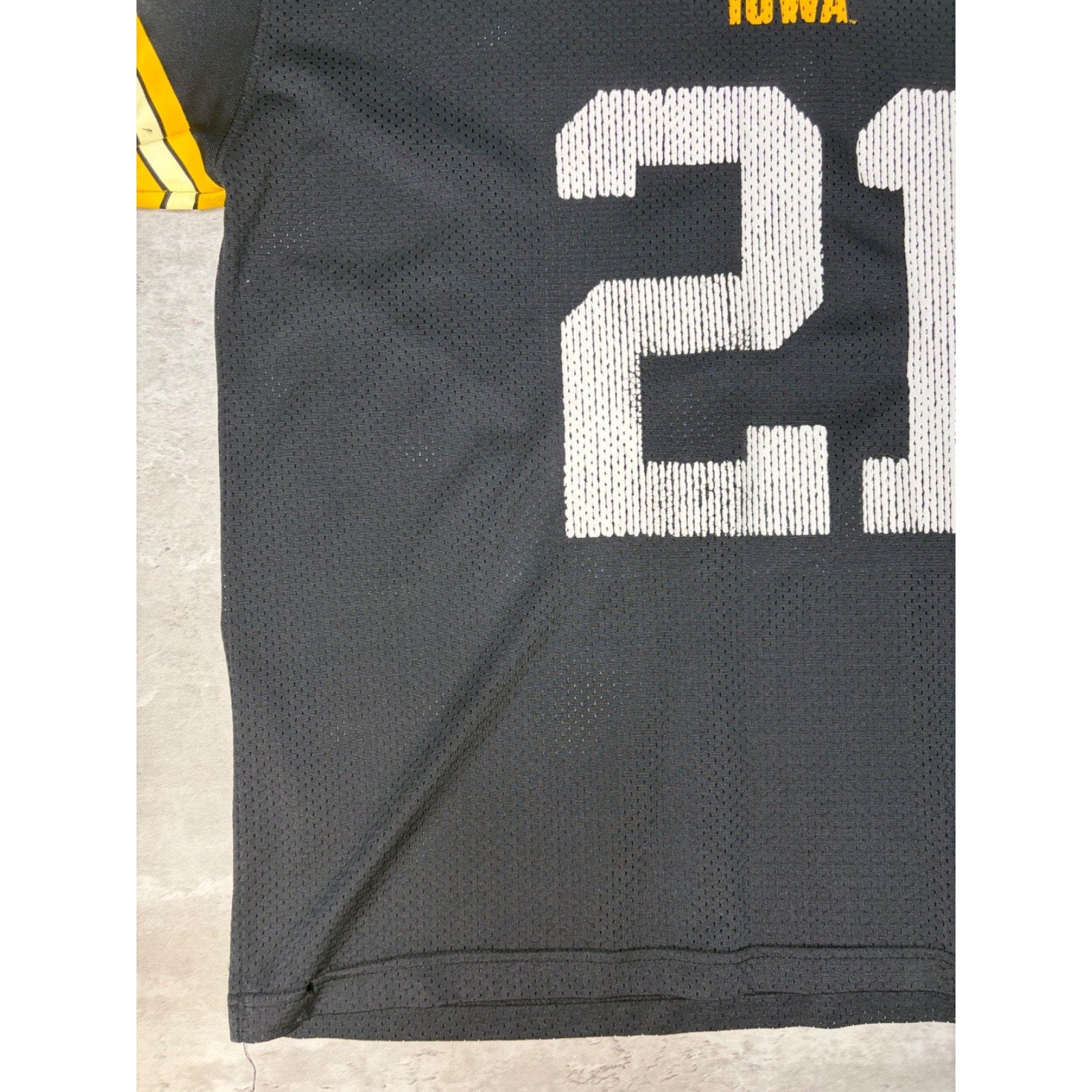 Vintage Iowa Hawkeyes #21 NCAA Adidas Black Football Jersey Size Large