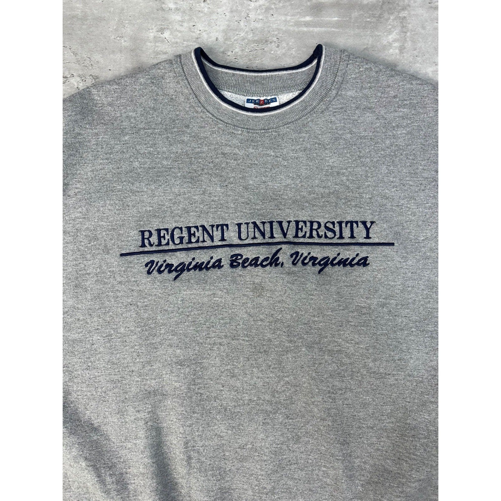 Vintage Regent University NCAA Embroidered Spellout Collegiate Sweatshirt Sz XL