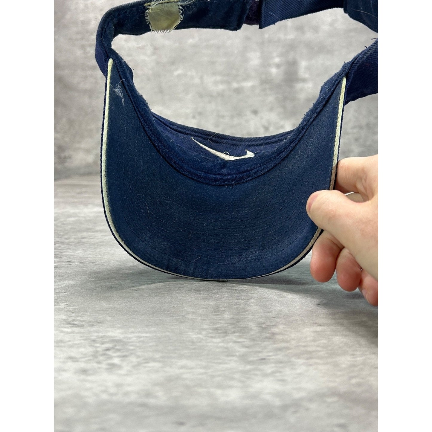 Vintage Nike Embroidered Swoosh Strapback Visor OSFA Navy Blue