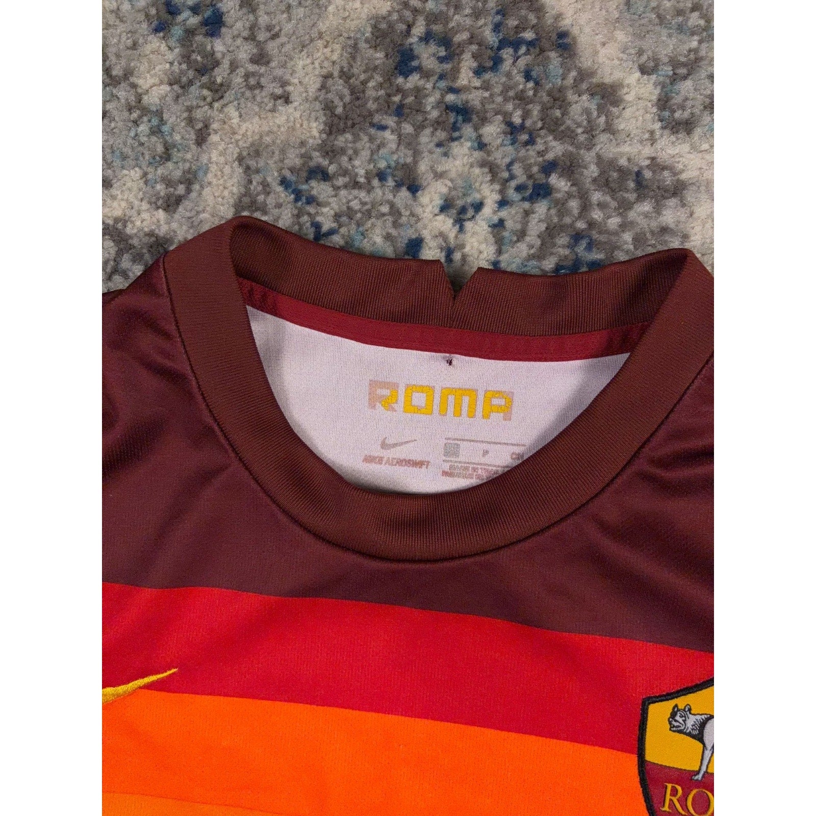 Vintage A.S. Roma Nike Embroidered Logo Soccer Jersey Size Small