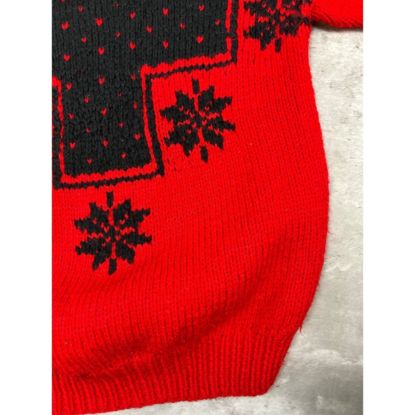 Vintage 80s/90s Handmade Snowflake Graphic Pullover Mock Neck Sweater Size Large