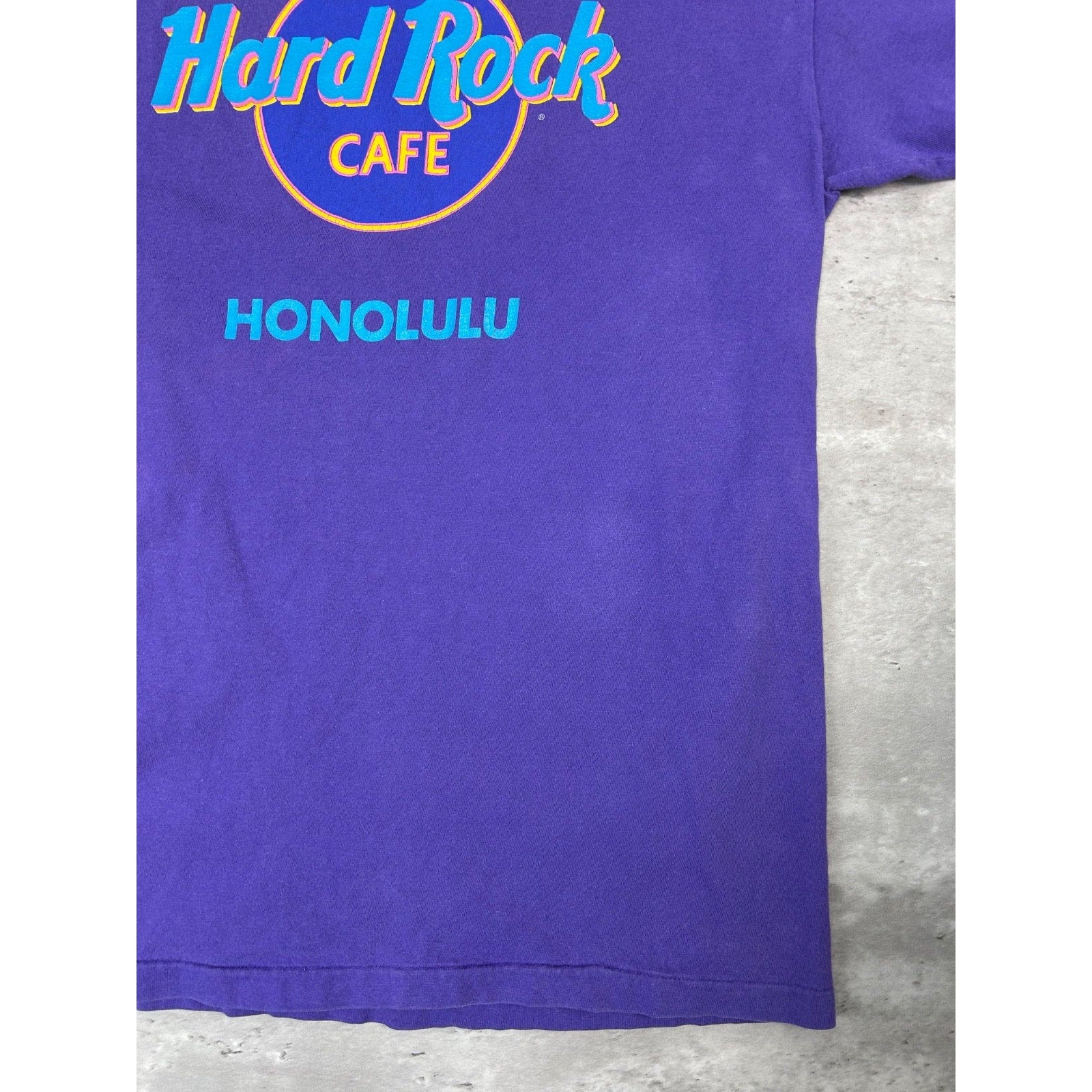 Vintage 90s Hard Rock Cafe Honolulu Destination Graphic T-Shirt Size Medium