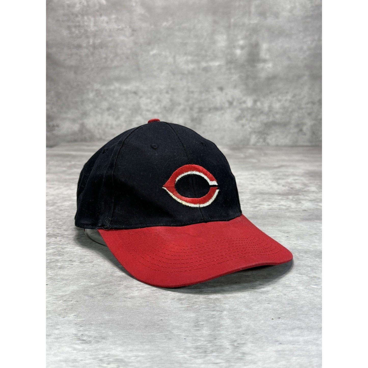Vintage Cincinnati Reds MLB Embroidered Logo Baseball Snapback Hat OSFA