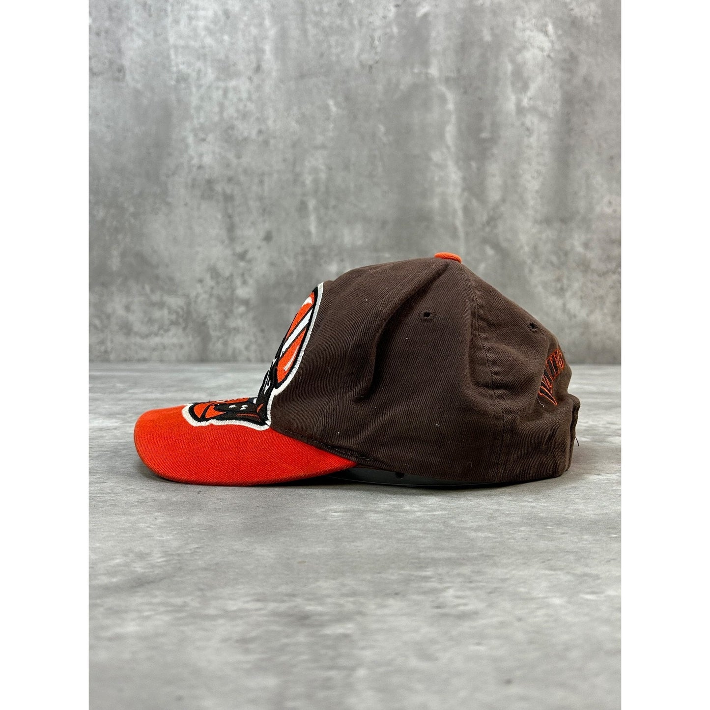 Vintage Cleveland Browns NFL Embroidered Big Logo Football Snapback Hat OSFA