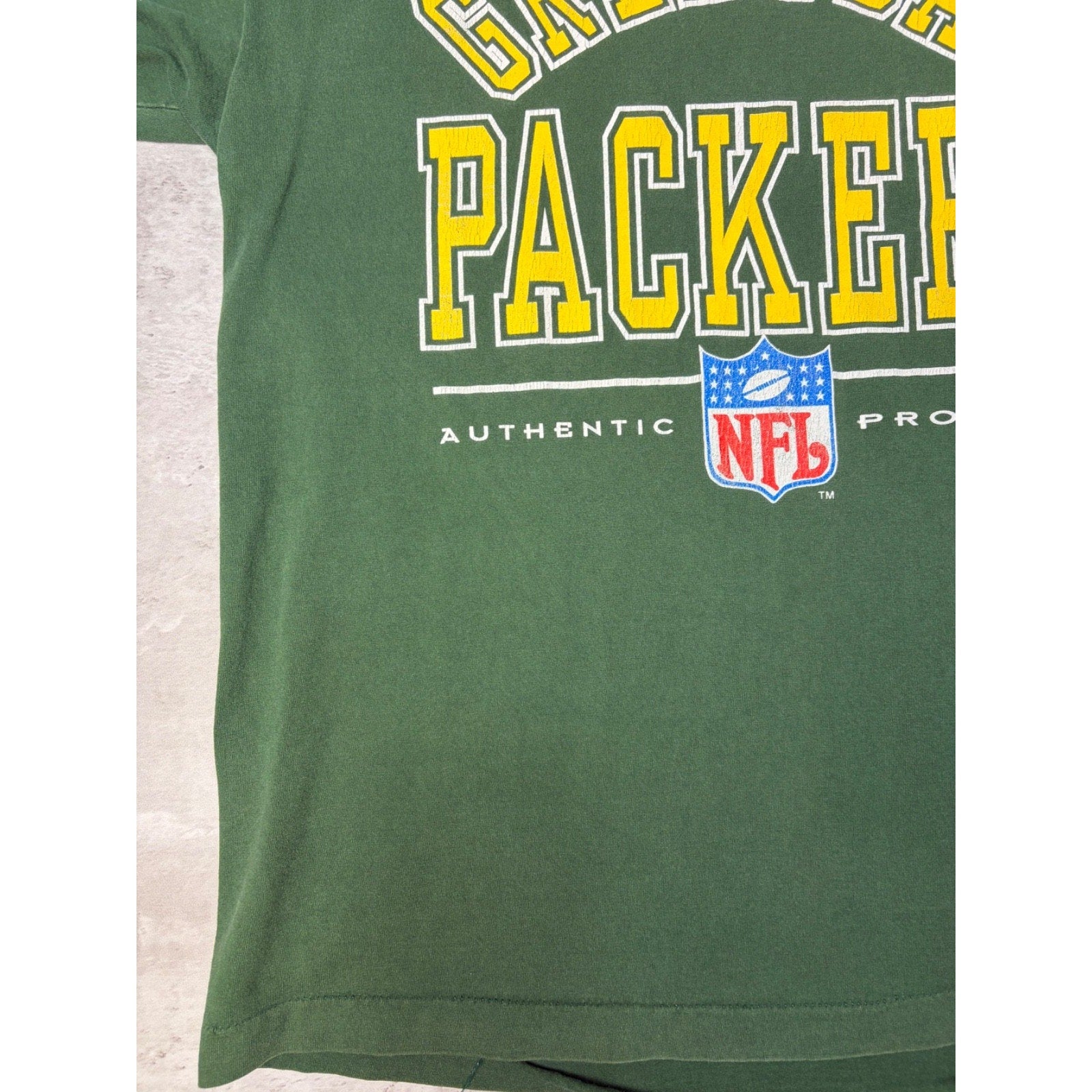 Vintage 1994 Green Bay Packers NFL Spellout Graphic Football T-Shirt Size Large