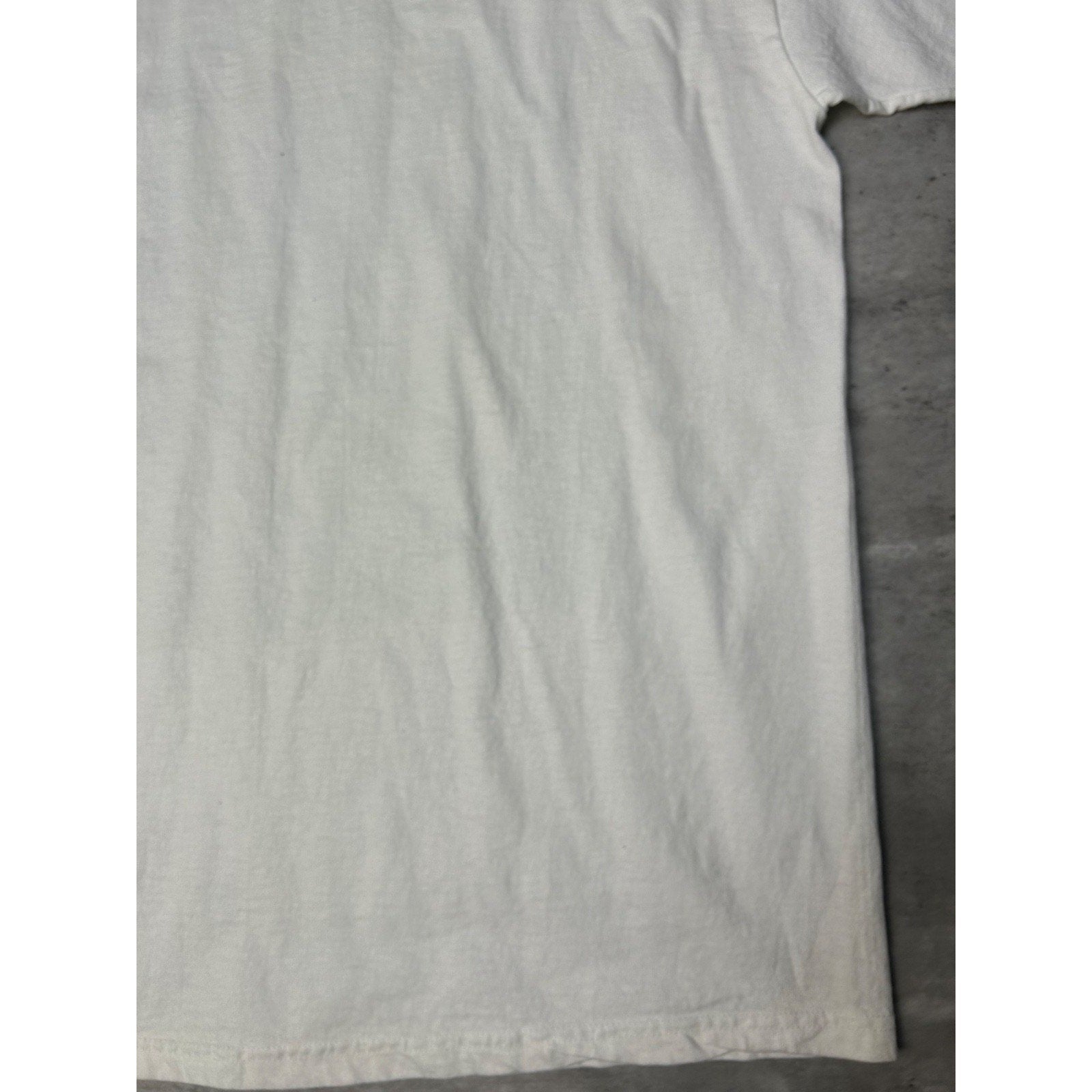 Vintage 90s Giraffe Nature Animal Wildlife White Graphic T-Shirt Size Large