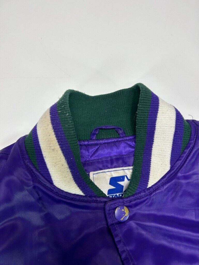 Milwaukee Bucks NBA Embroidered Satin Varsity Basketball Bomber Jacket Sz Medium