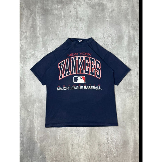 Vintage 1996 New York Yankees MLB Graphic Spellout Baseball T-Shirt Size Large