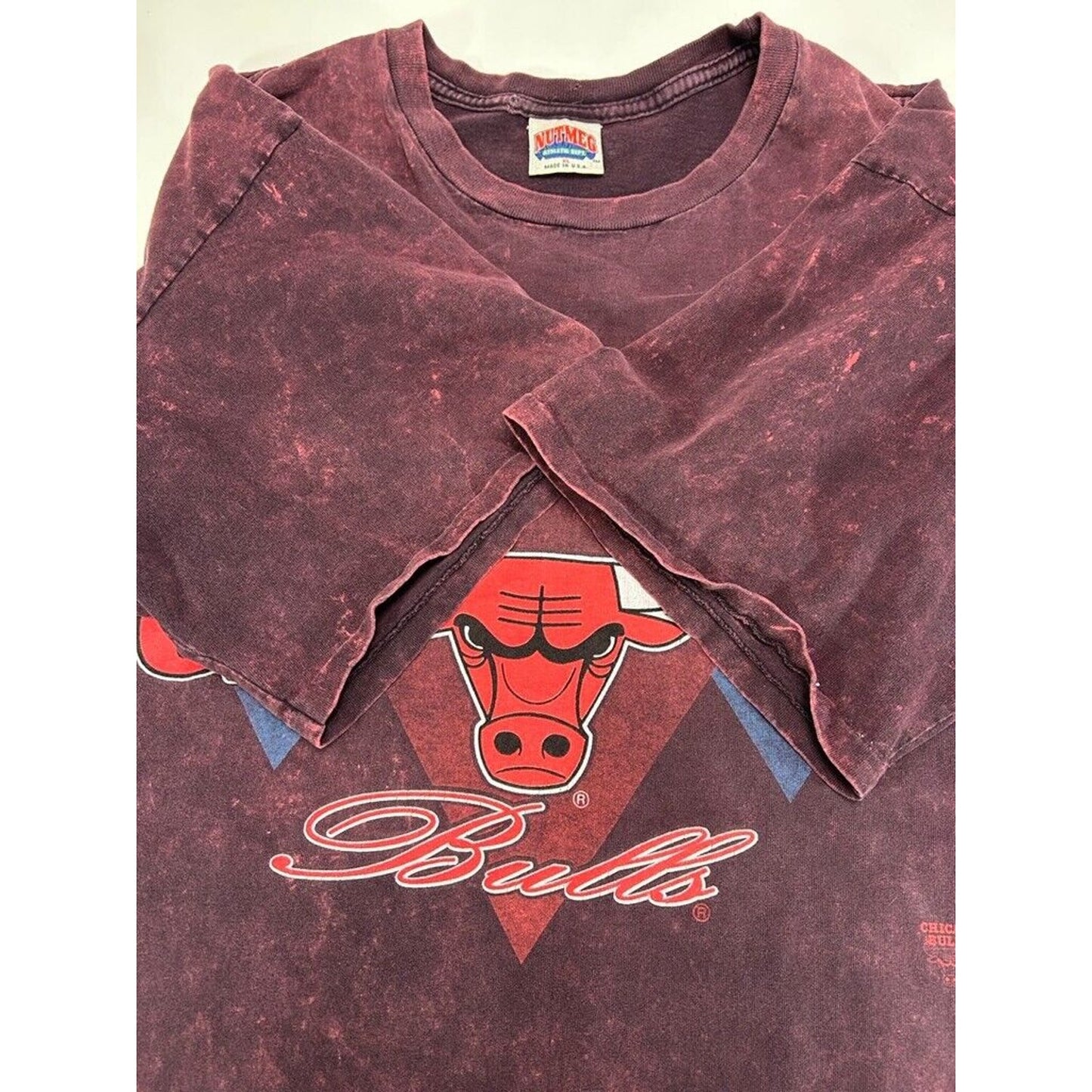 Vintage 90s Chicago Bulls NBA Spellout Graphic Basketball Ball T-Shirt Size XL