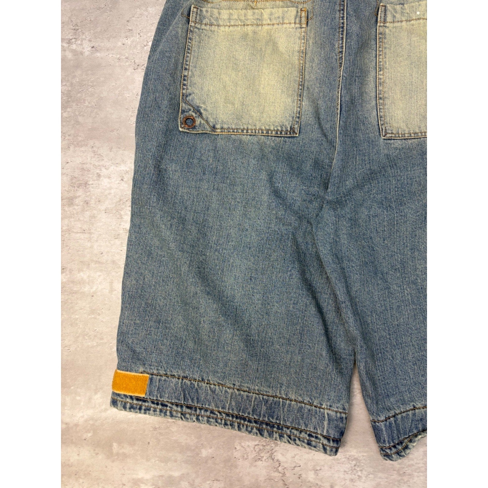 VTG Y2K Dtek Jeans Faded Medium Wash Denim Spellout Cuff Cargo Shorts Size 42