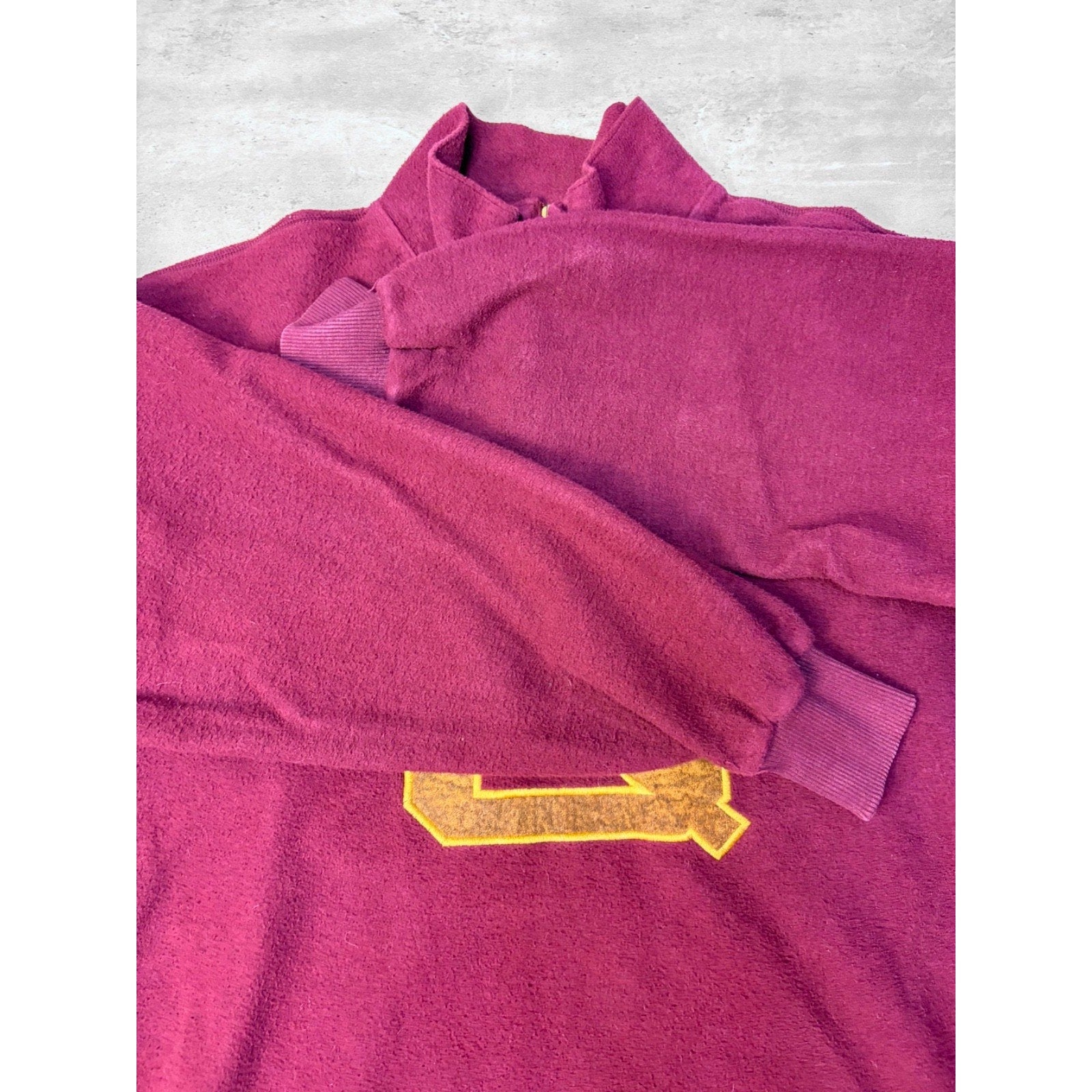 Vintage 90s Queens University Embroidered Logo 1/4 Zip Sweatshirt Size XL