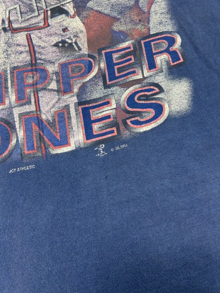 Vintage 1997 Chipper Jones #10 Atlanta Braves MLB Player Graphic T-Shirt Size XL