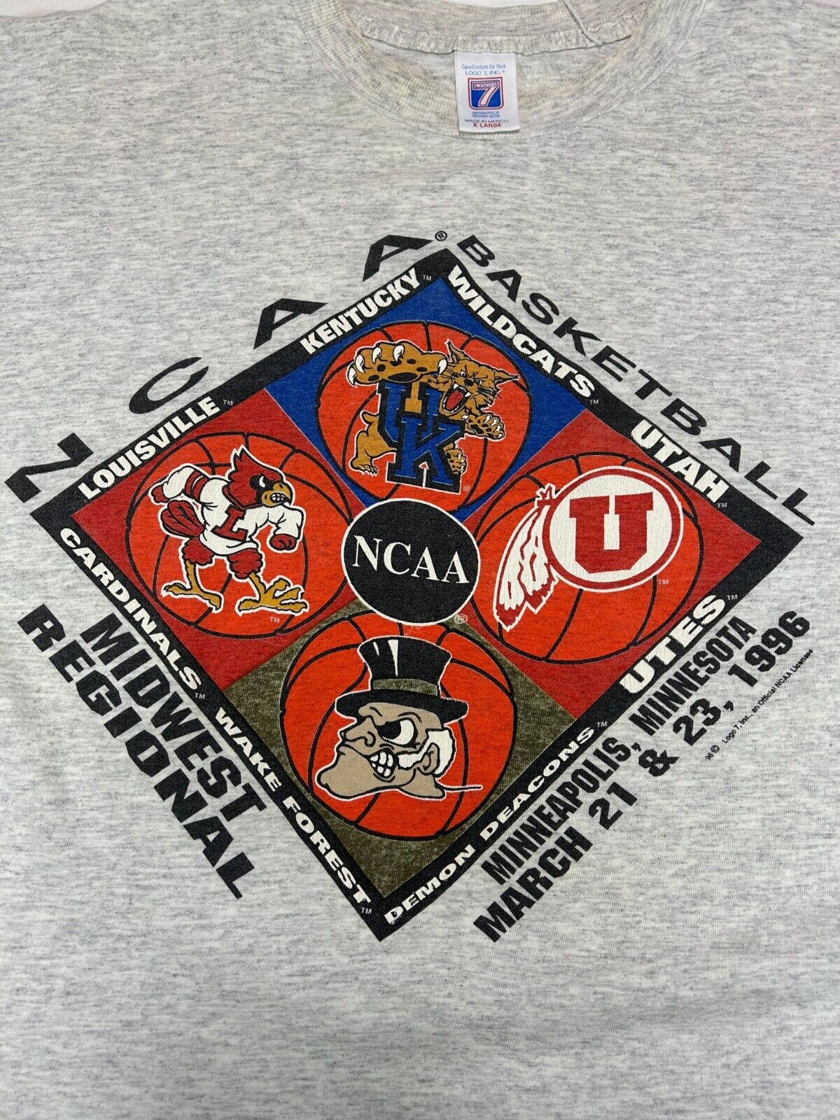 Vintage 1996 NCAA Basketball Midwest Regional Graphic T-Shirt Size XL