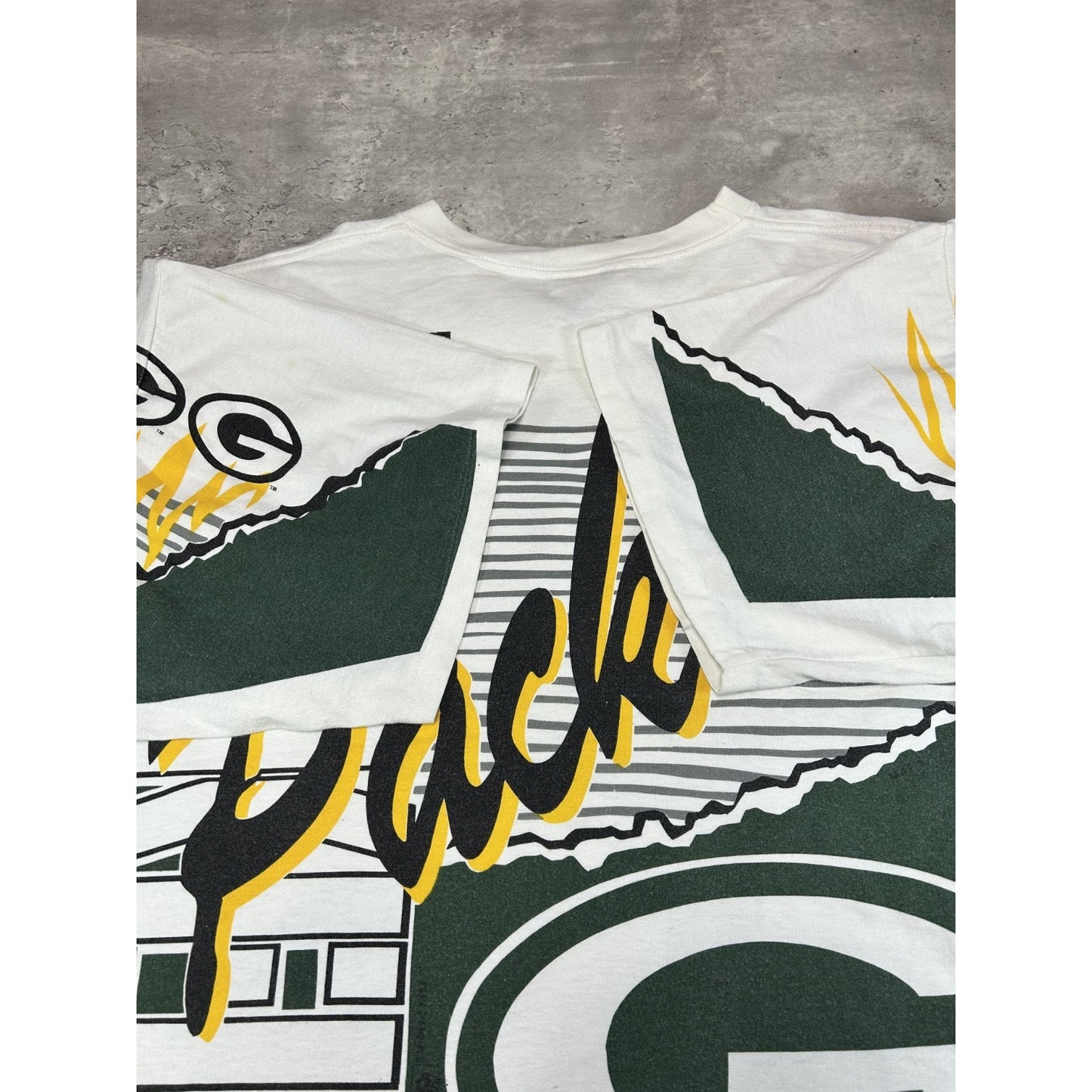 Vintage 90s Green Bay Packers NFL All Over Print Graphic T-Shirt Size 3XL