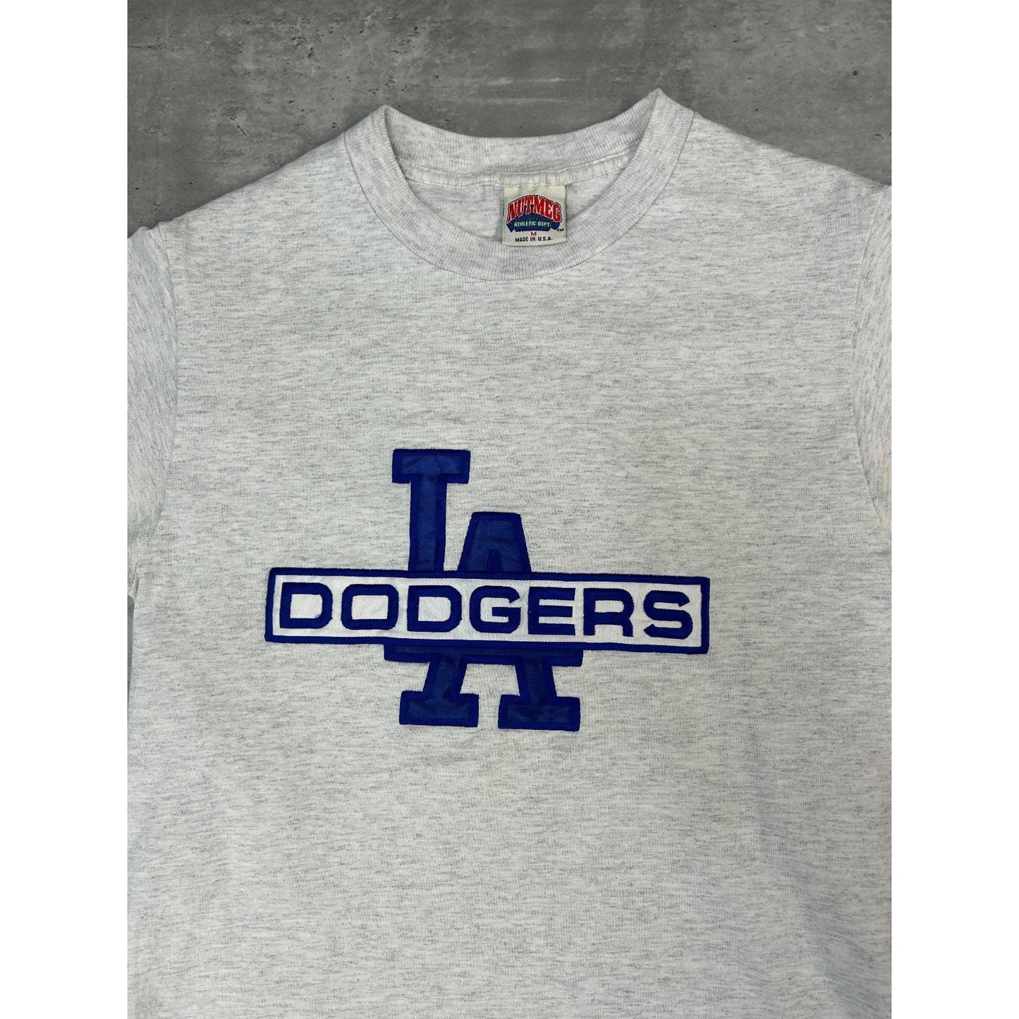 Vintage 90s Los Angeles Dodgers MLB Embroidered Spellout T-Shirt Size Medium