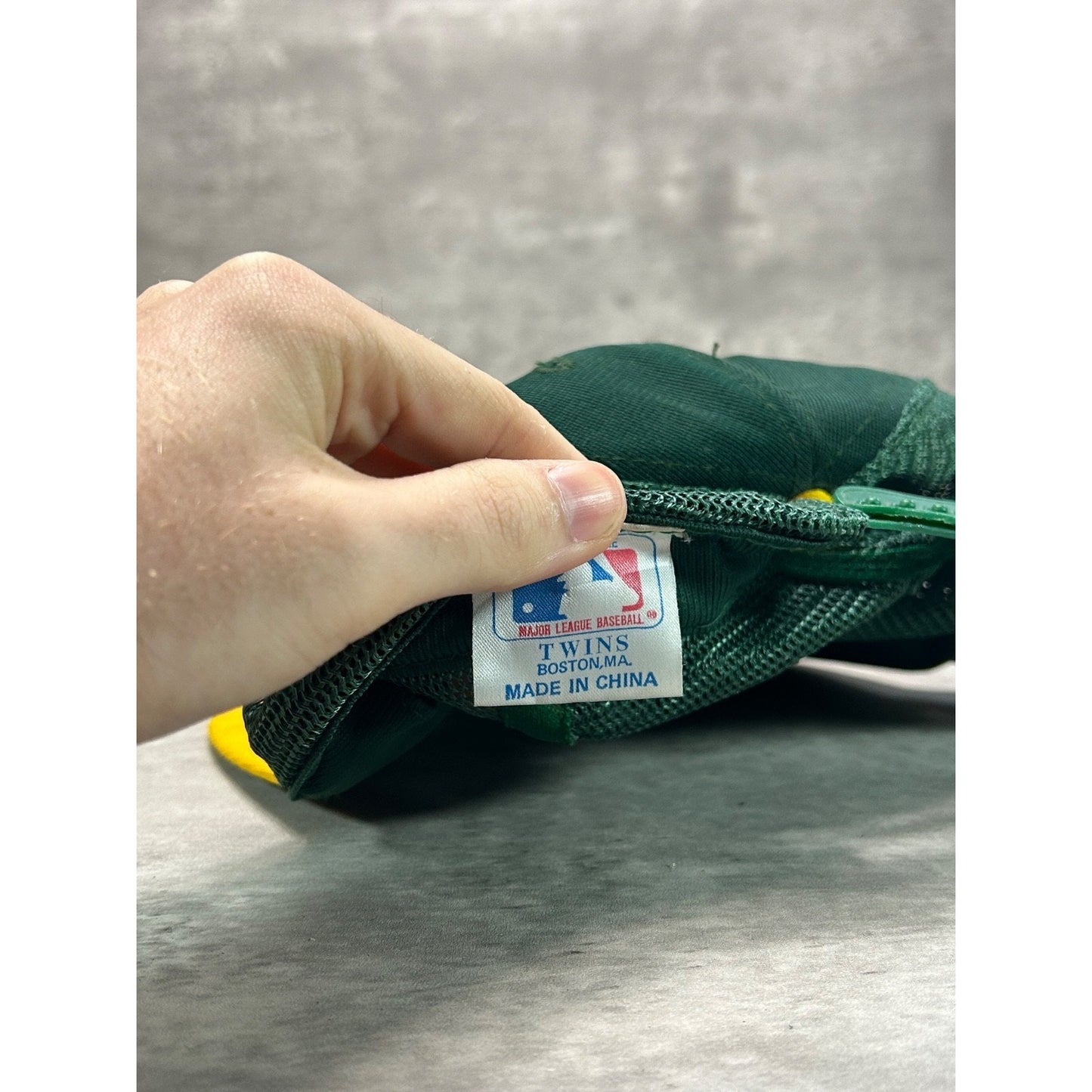 Vintage 80s Oakland Athletics MLB Embroidered Logo Trucker Snapback Hat OSFA