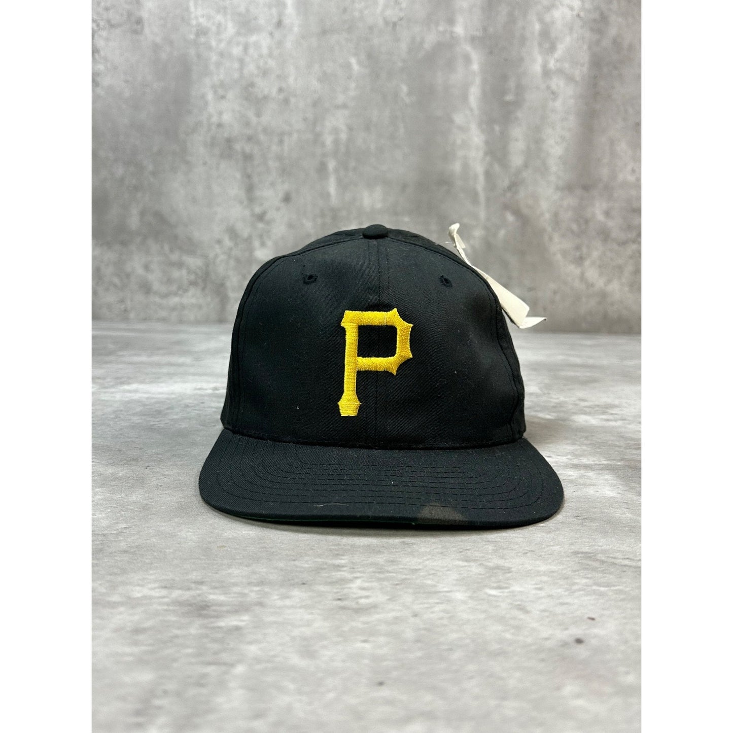 Vintage 90s Pittsburgh Pirates MLB Embroidered Logo Snapback Hat OSFA