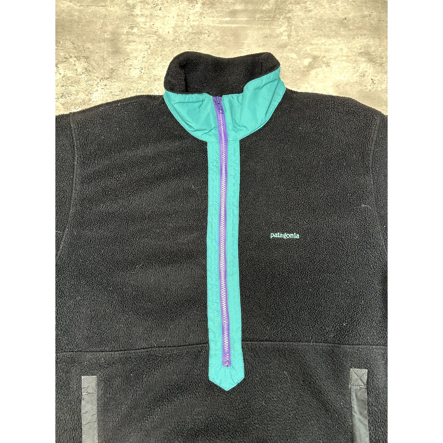 Vintage 90s Patagonia Embroidered Spellout 1/2 Zip Fleece Sweatshirt Size Large