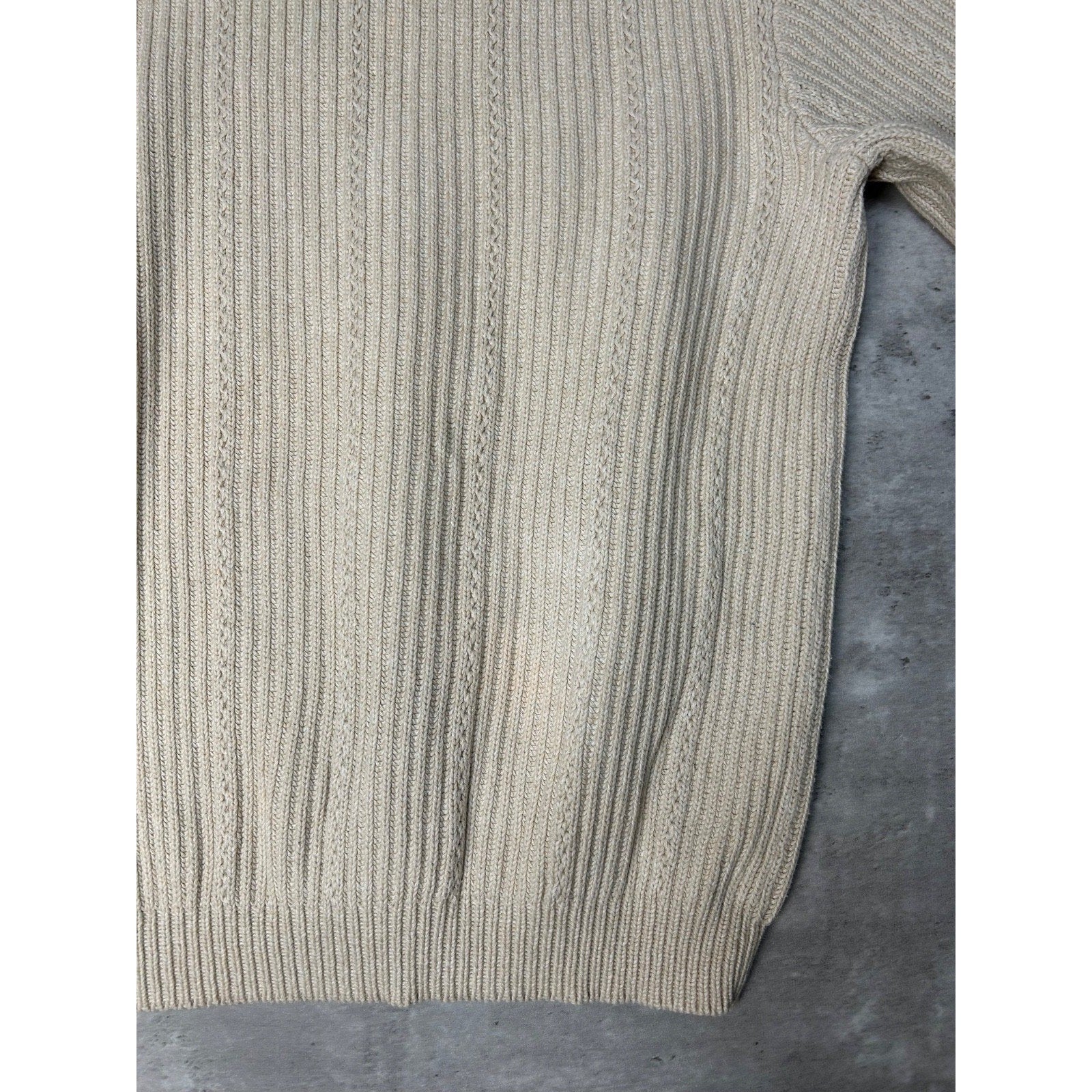 Vintage Chaps Embroidered Crest Cable Knit Style Sweater Size Small