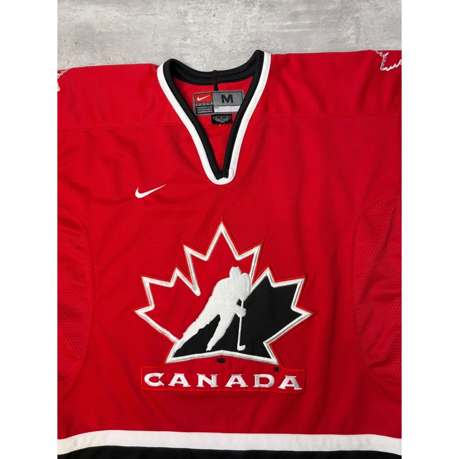 Vintage Team Canada Stitched Nike Hockey Jersey Size Medium