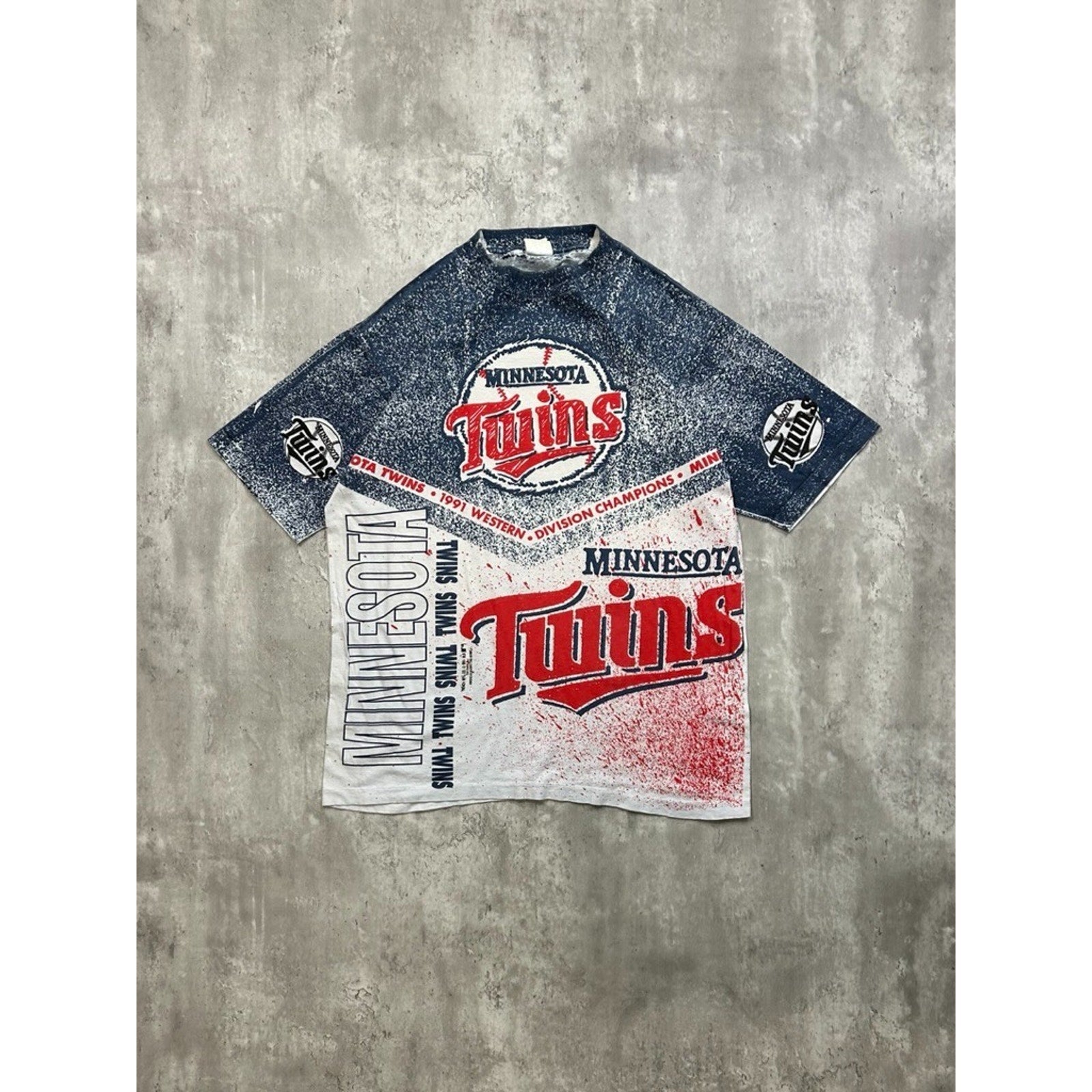 Vintage 90s Minnesota Twins MLB All Over Print Graphic Baseball T-Shirt Sz Large