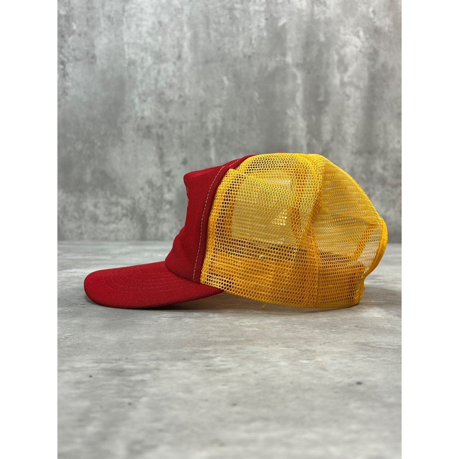 Vintage 80s/90s United States Marines Graphic Crest Trucker Snapback Hat OSFA
